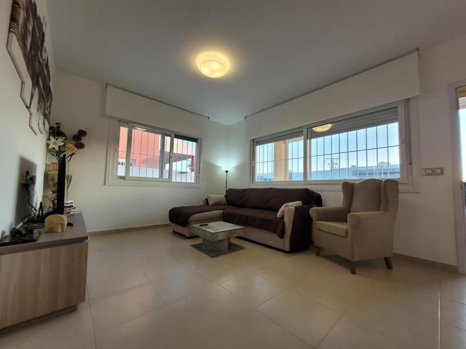 Chalet Adosado Acogedor Busot Alicante Exteriör bild